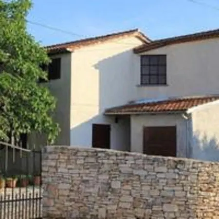 Ganze In Mit Garten Und Terrasse * فودنيان